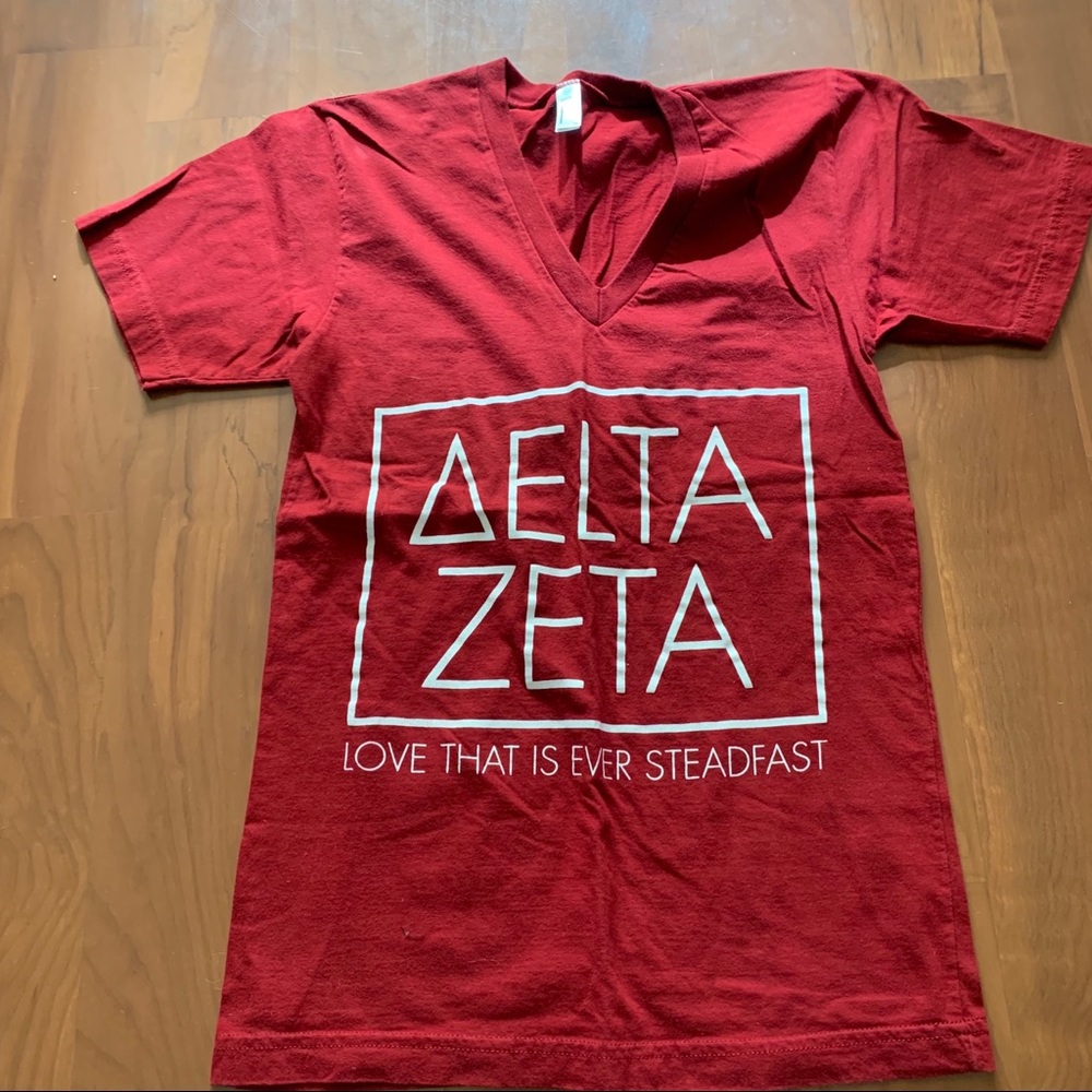Delta zeta v neck